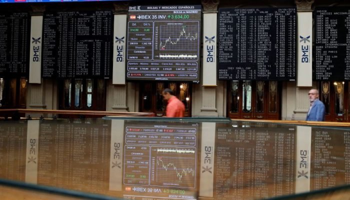 2022-08-22T162726Z_1_LYNXMPEI7L0O5_RTROPTP_4_BRITAIN-EU-MARKETS.jpg