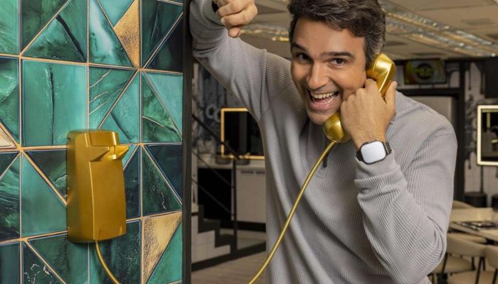 434657017-tadeu-schmidt-apresentador-do-bbb.jpg