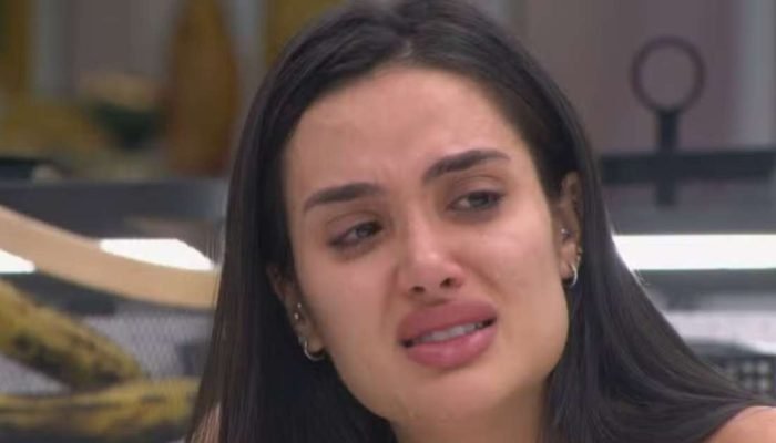 759160949-jordana-desaba-no-choro.jpg