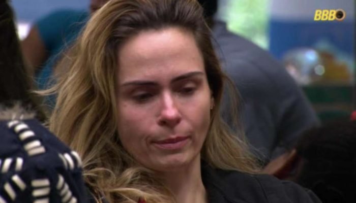 90764264-bbb-26-ana-paula-e-milena-choram-com-dores-e-imploram-por-atendimento-medico-big-boss-da-re.jpeg