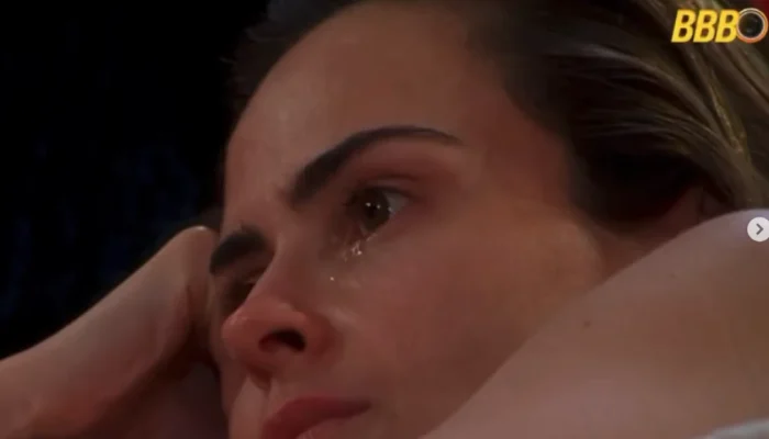 Ana-Paula-chora-no-cine-bbb-sobre-mamonas-assassinas.webp.webp