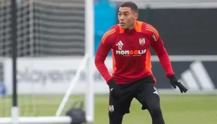 Carlos-Vinicius-em-treino-no-Fulham.webp.jpeg