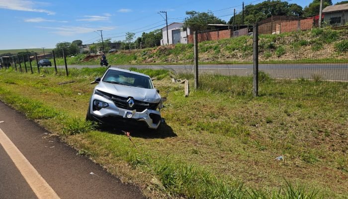 Carro-capotou-na-regiao-da-Vila-Reis-01043380-0-202511231122.jpg