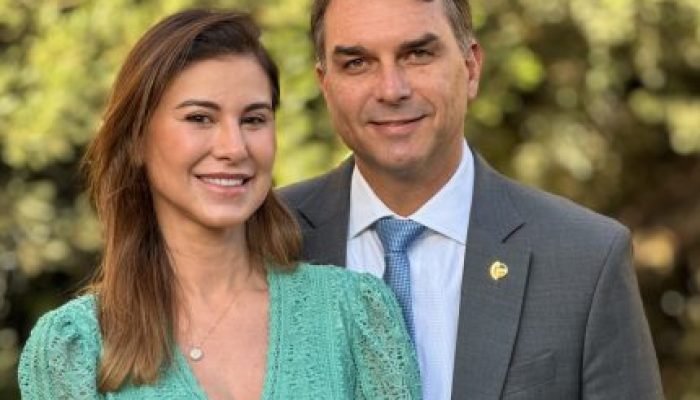 Fernanda-Bolsonaro-projeta-papel-como-primeira-dama-e-atuacao-ao-lado-do-marido-na-politica-430x323.jpeg