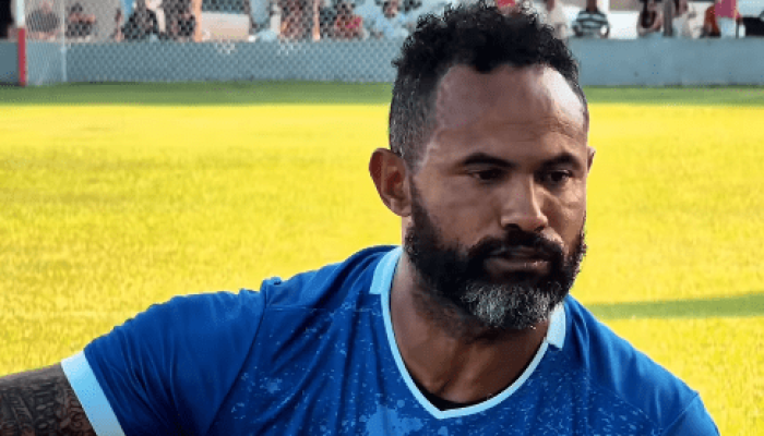 Goleiro-Bruno-orienta-colegas-de-time-e1767733441230.png