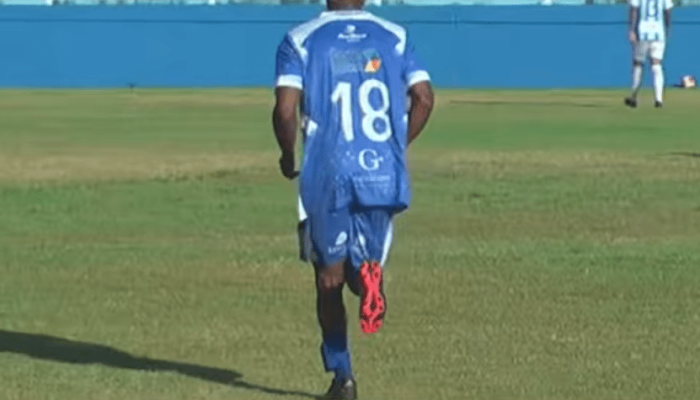 Jogador-pode-ser-campeao-usando-uma-tornozeleira-eletronica-e1764674280719.png