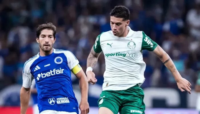 Jogadores-de-Palmeiras-e-Cruzeiro-em-duelo-pelo-Brasileirao.webp.jpeg
