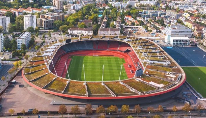 Letzigrund-estadio-em-Zurique-na-Suica-e1752700033599.jpg