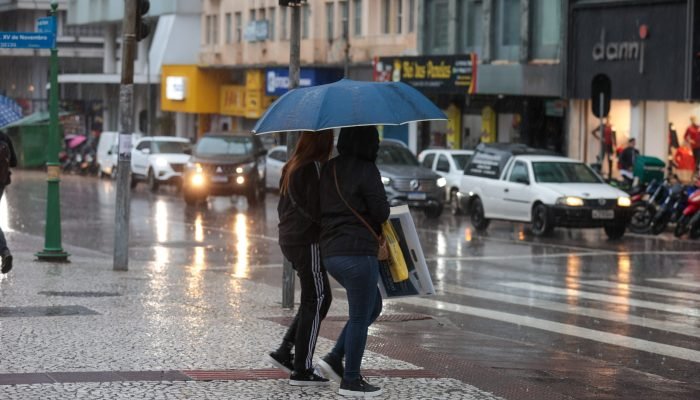 Na-quinta-e-na-sexta-feira-31-a-chuva-diminui-e-oc-01035324-0-202510271221.jpg