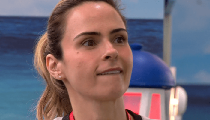 ana-paula-renault-monstro-e1772316176441.png