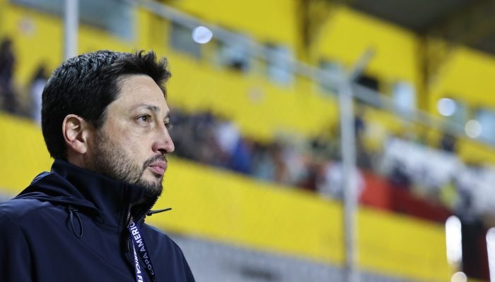 arthur_elias-tecnico_selecao_fem.jpg