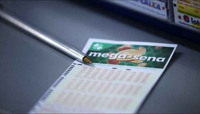 cartela-de-mega-sena-com-caneta.jpg