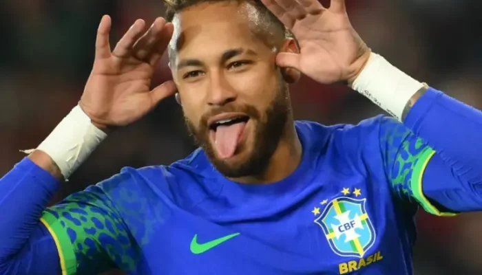enquanto-tenta-se-mascarar-o-neymar-de-verdade-nao-esta-nem-ai.webp.webp
