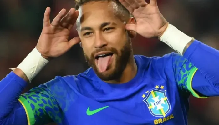 enquanto-tenta-se-mascarar-o-neymar-de-verdade-nao-esta-nem-ai.webp.webp