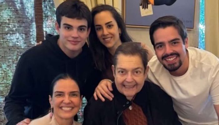 faustaoefamilia-qy1ohekkdmck.jpg