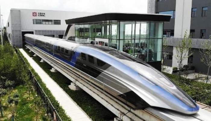 foto-aerea-tirada-em-20-de-julho-de-2021-mostra-o-novo-sistema-de-transporte-maglev-da-china-saindo.jpeg