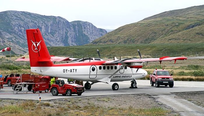 kangerlussuaq-airport-air-greenland-dhc6_widelg.jpg