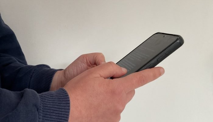maos-celular-aplicativo-de-mensagens-1.jpg