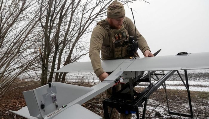 militar-ucrania-drone-donetsk-e1771618993350.jpg