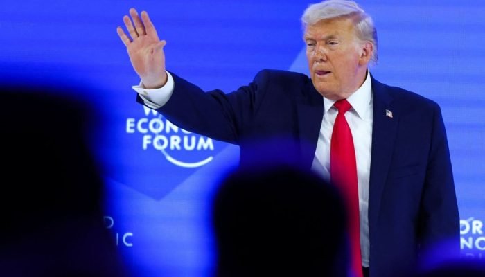trump-no-forum-economico.jpg